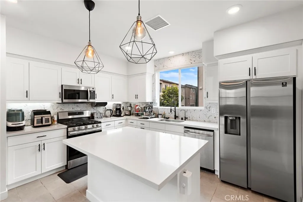 8103 Cooper Lane, Gardena, California 90248 home-pic-0